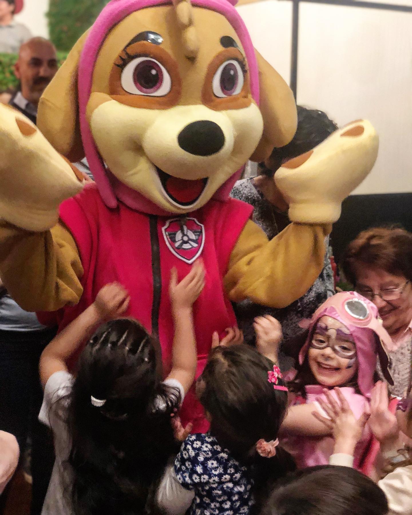 CHILDREN´S PARTY B A