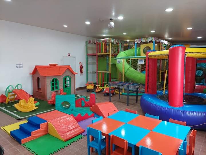 REKREA SALON DE FIESTAS