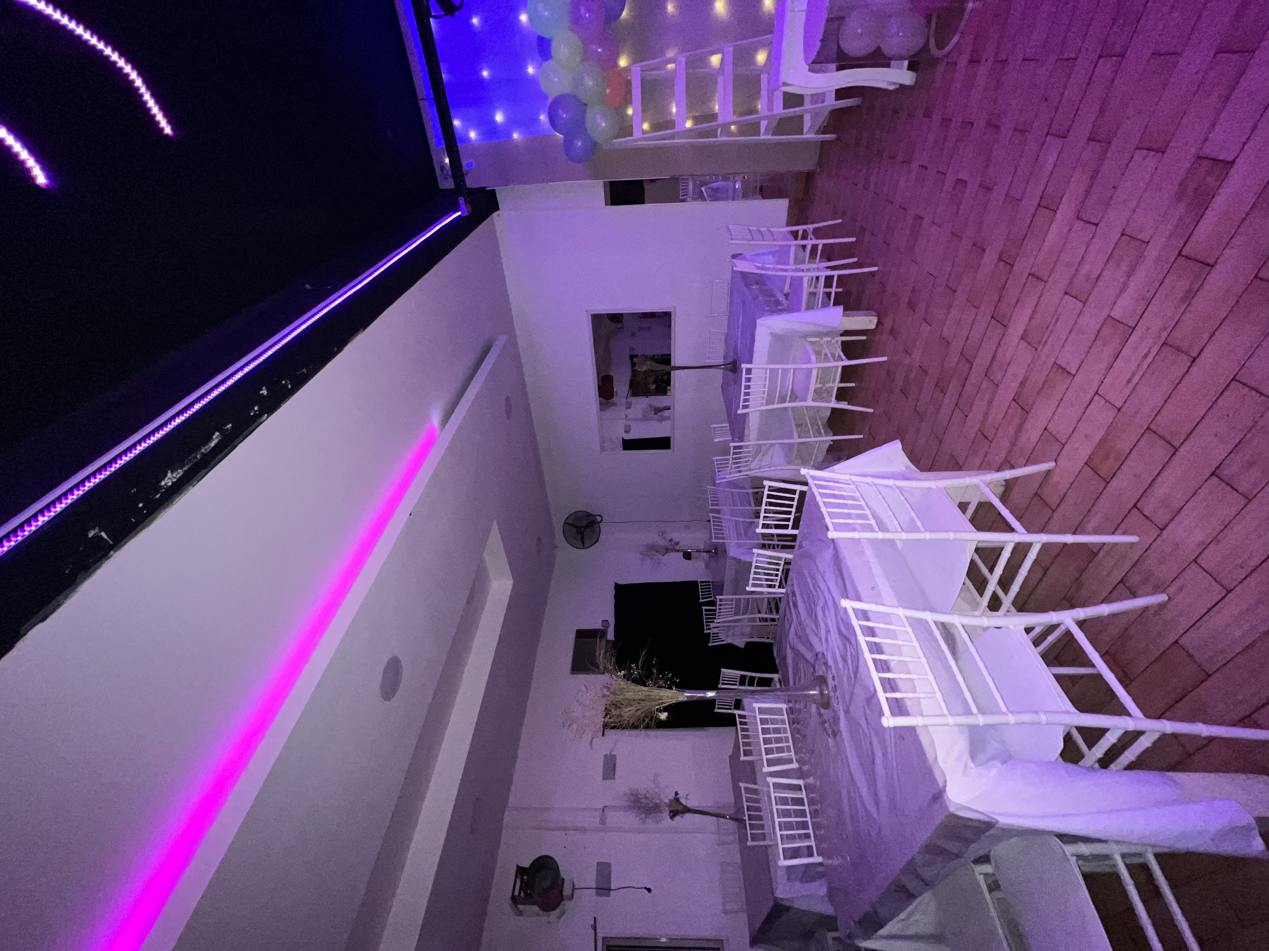 Salón pekes vip