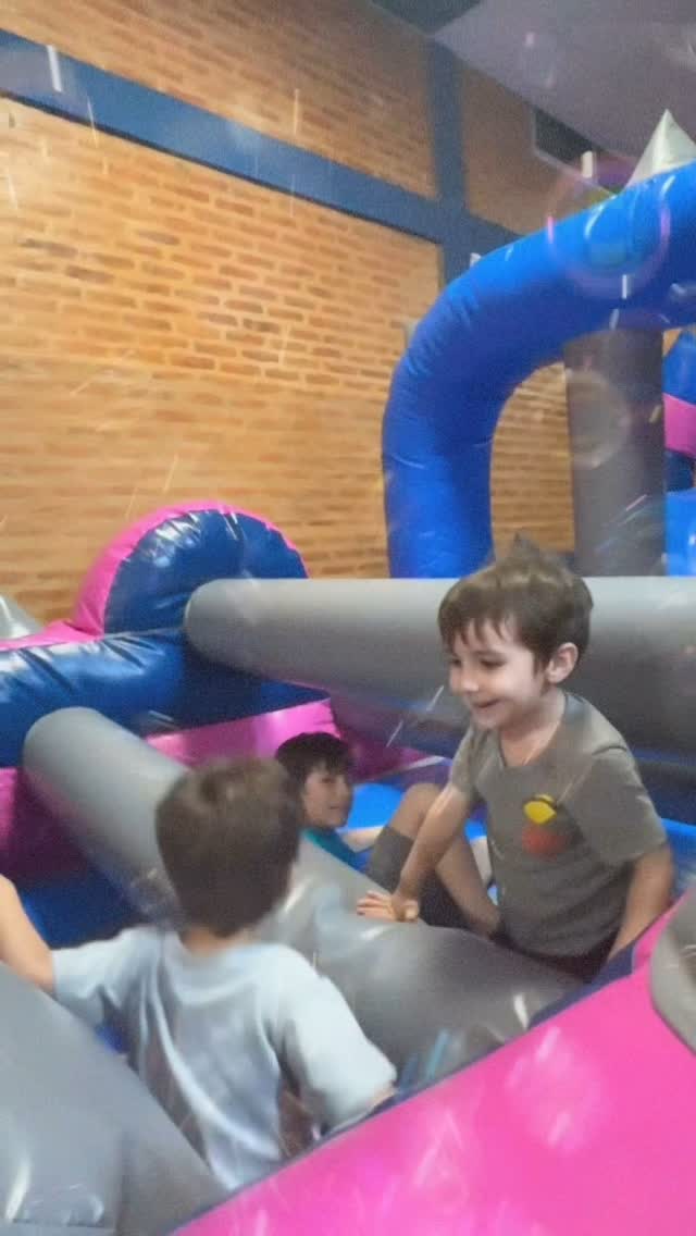 Space Kids Salón espacial de fiestas infantiles