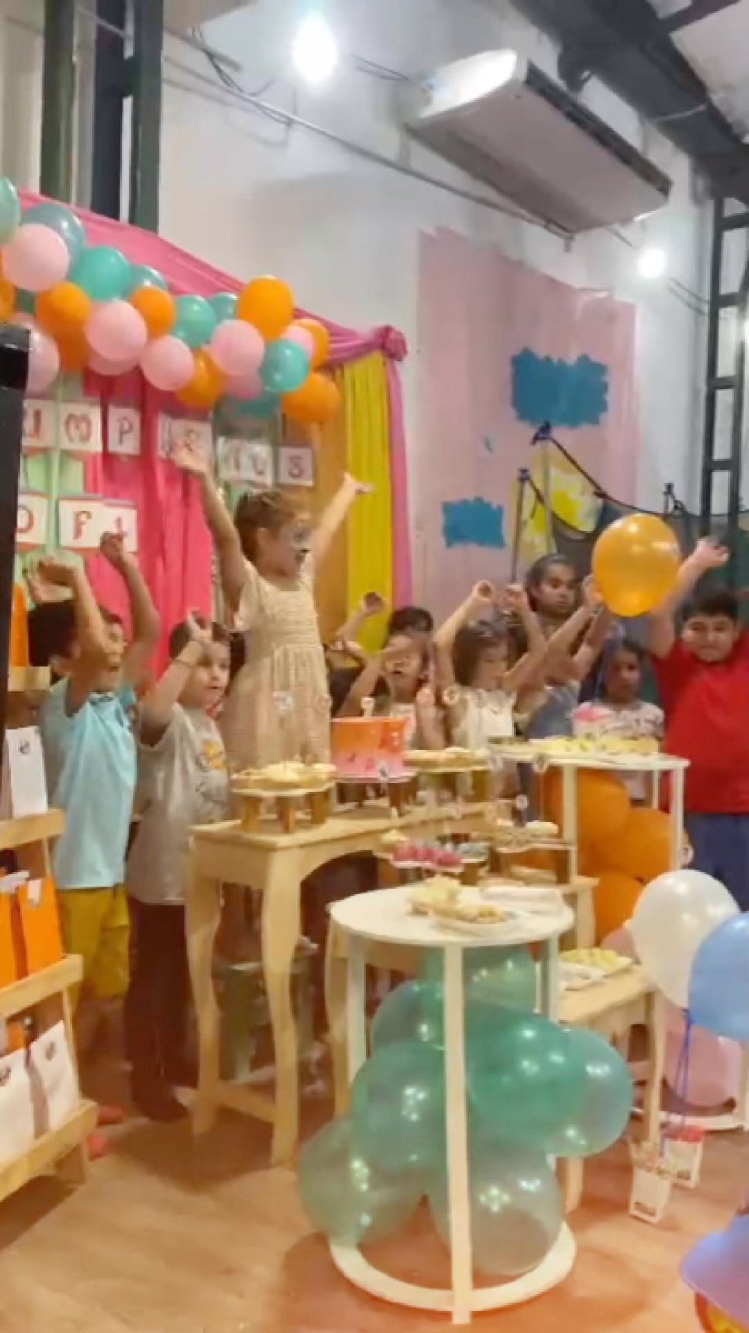 Elevarte Acrobacia Danza Aerea-Pelotero