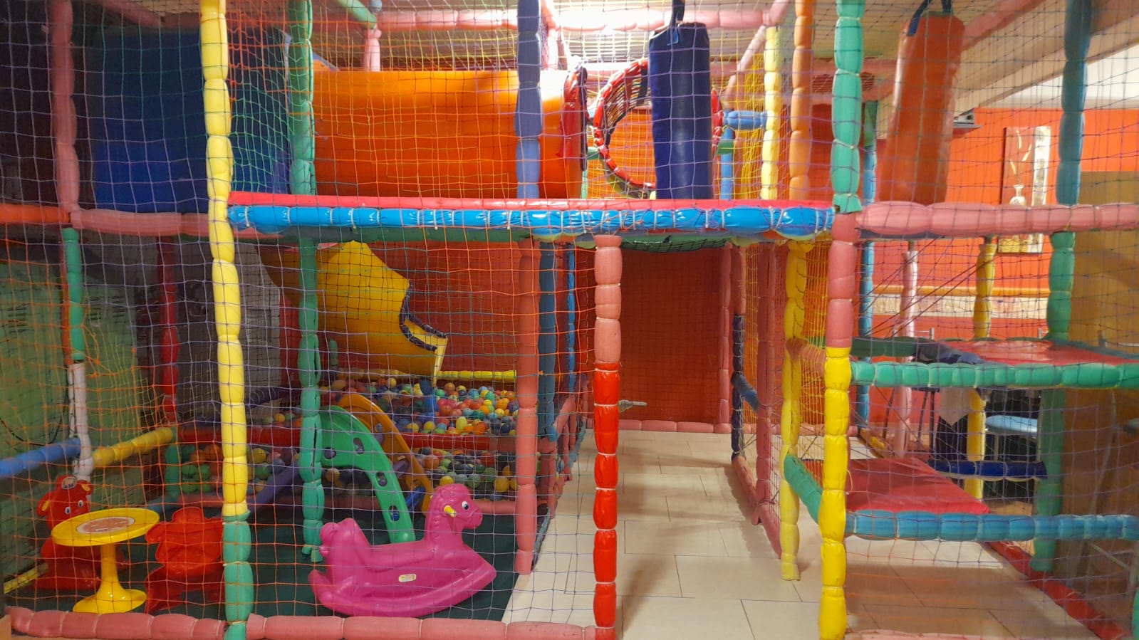 SALON ACUARELA