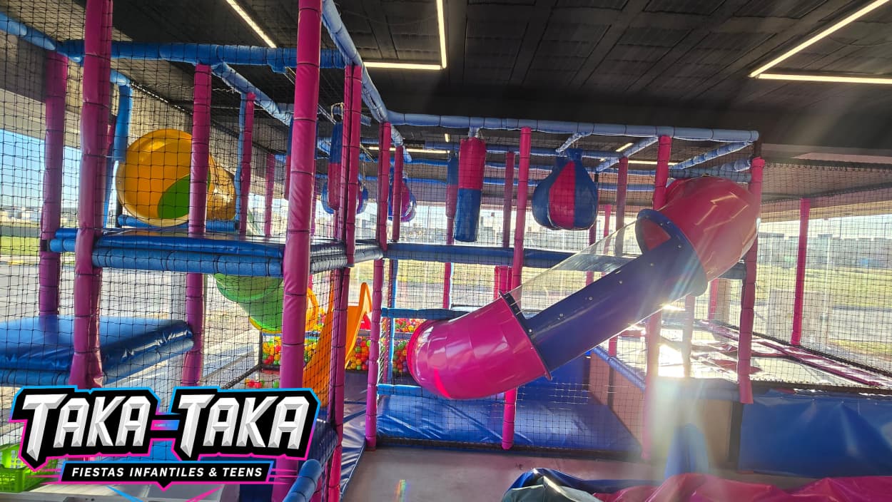 Salón TAKATAKA